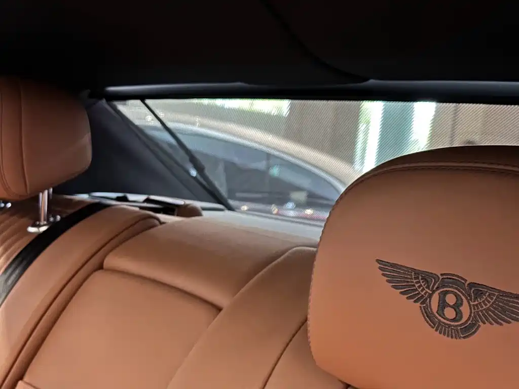 Bentley Flying Spur 2019 — фото 19