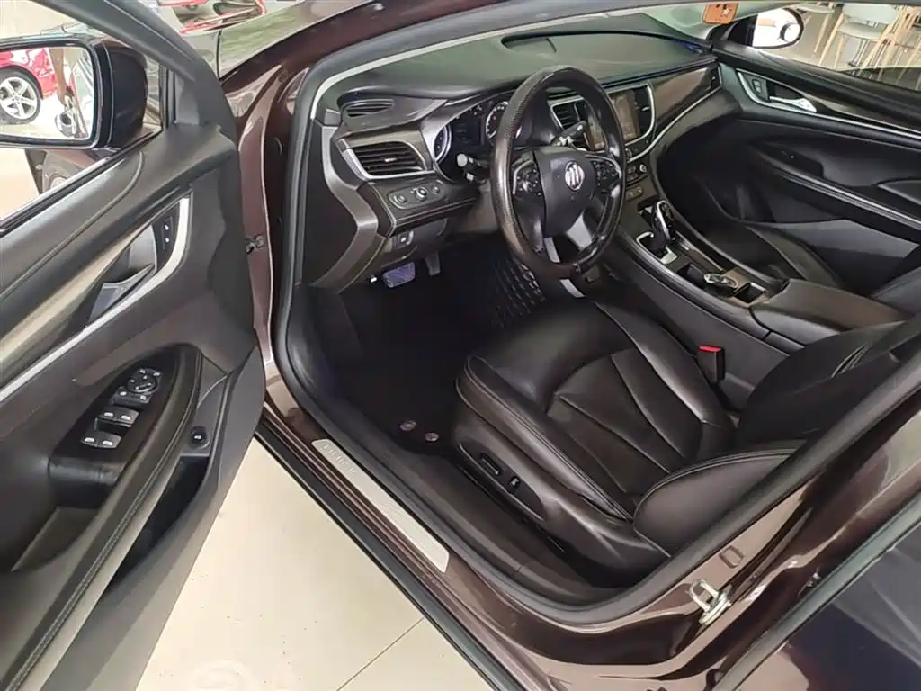 Buick LaCrosse 2018 — фото 16