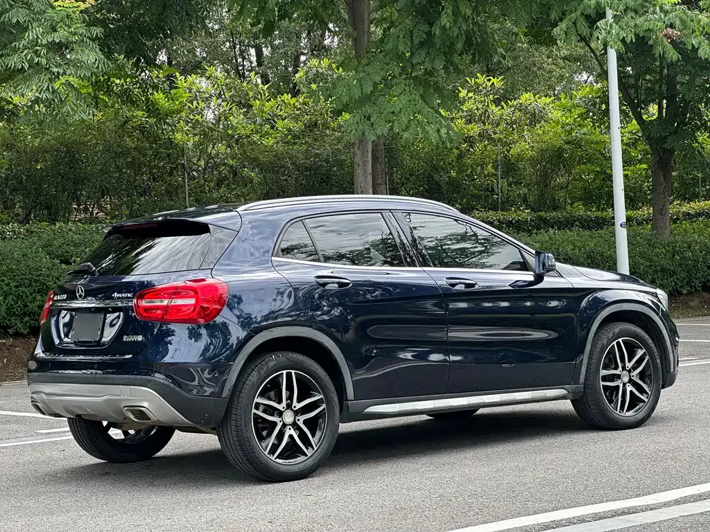 Mercedes-Benz GLA 2016