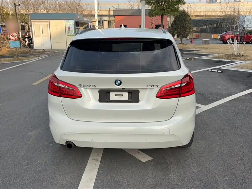 BMW 2 Series Active Tourer 2017 — фото 22
