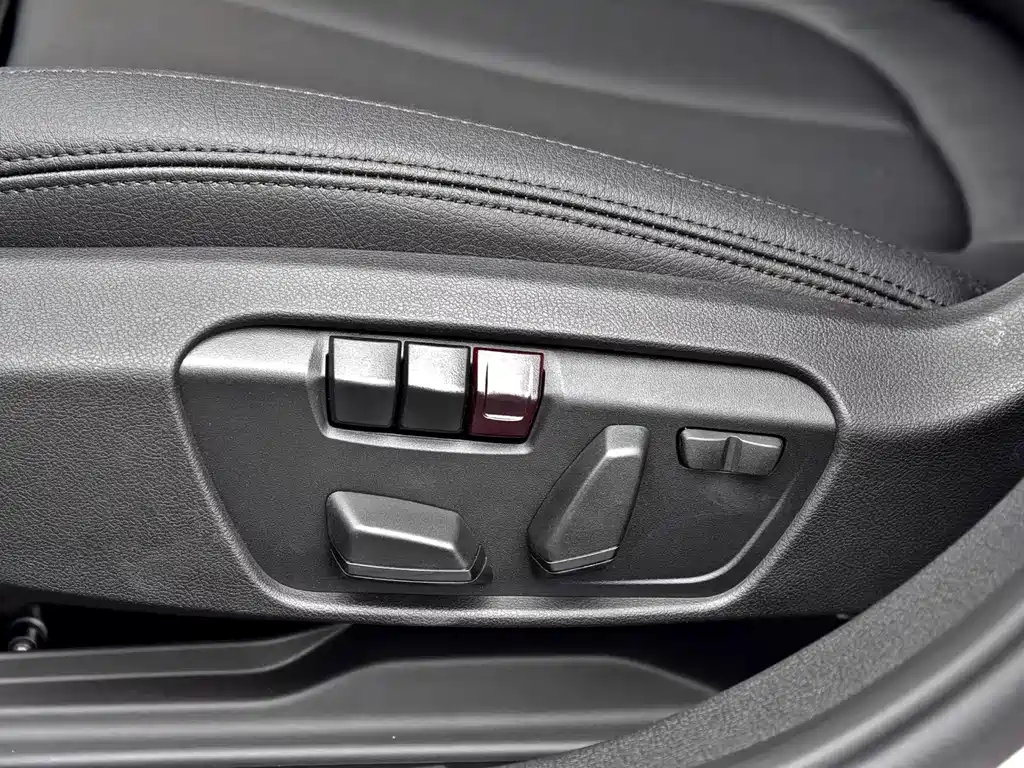 BMW 1 Series 2018 — фото 18