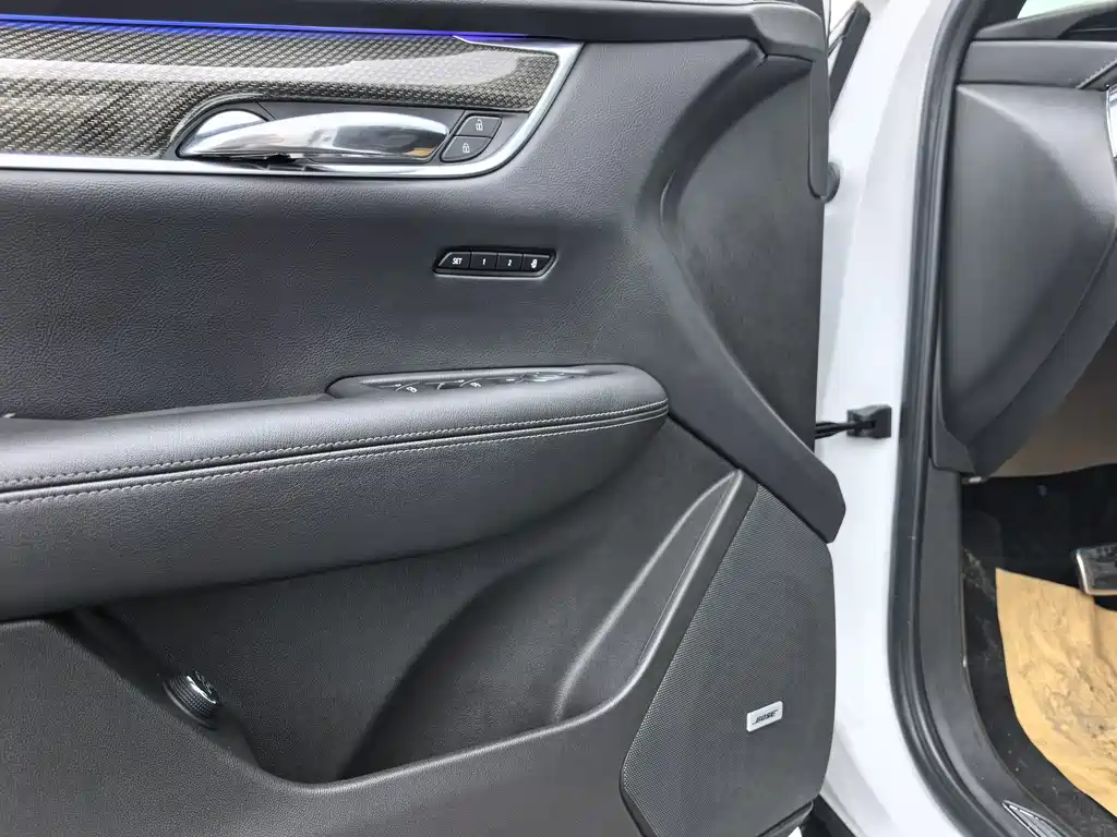 Cadillac XT5 2022 — фото 15