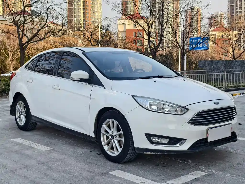 Ford Focus 2018 — фото 3