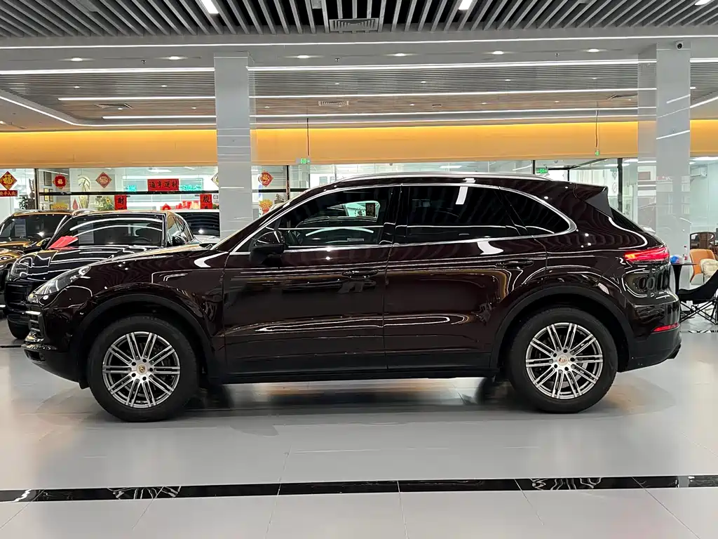 Porsche Cayenne 2019 — фото 7