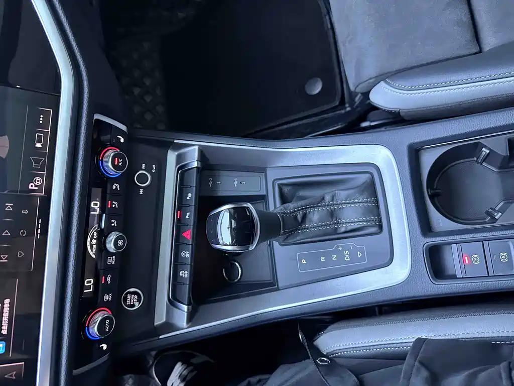 Audi Q3 2022 — фото 14