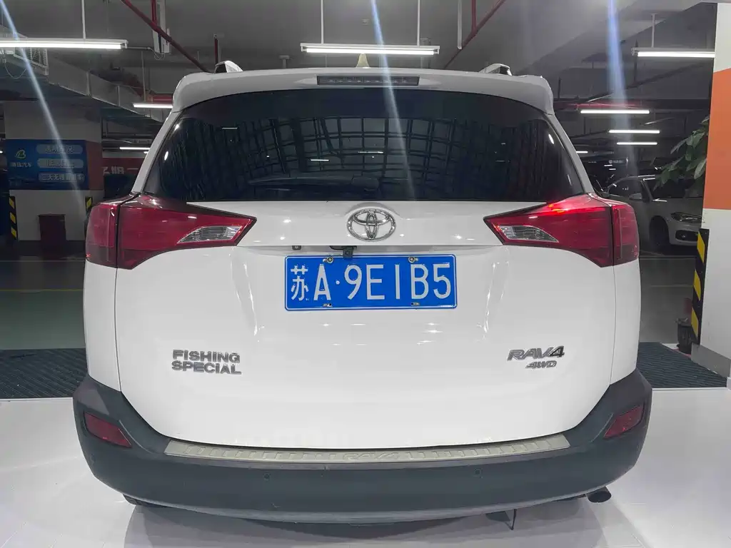 Toyota RAV4 2013 — фото 9