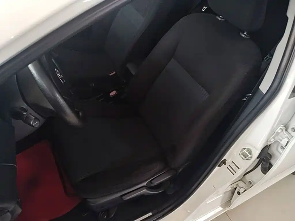 Toyota Yaris L 2019 — фото 15