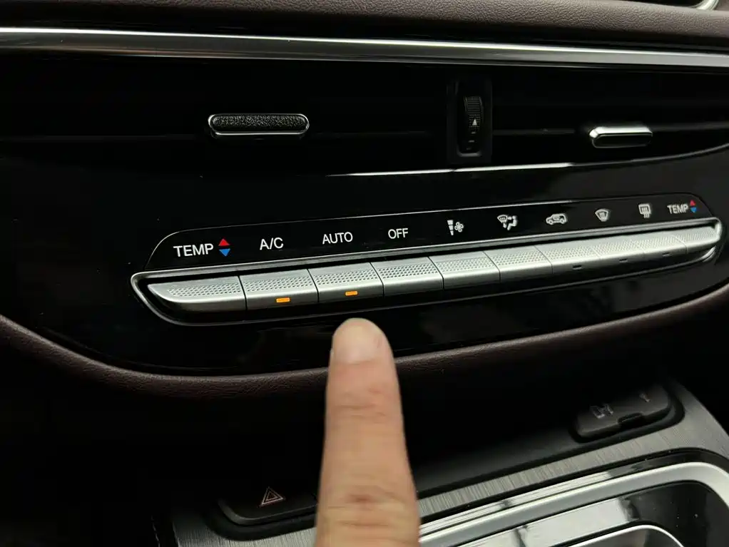 GAC Trumpchi M6 2022 — фото 6
