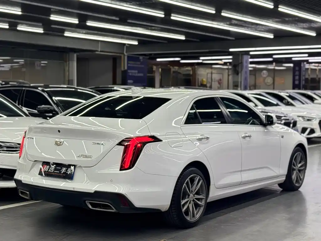 Cadillac CT4 2021 — фото 12