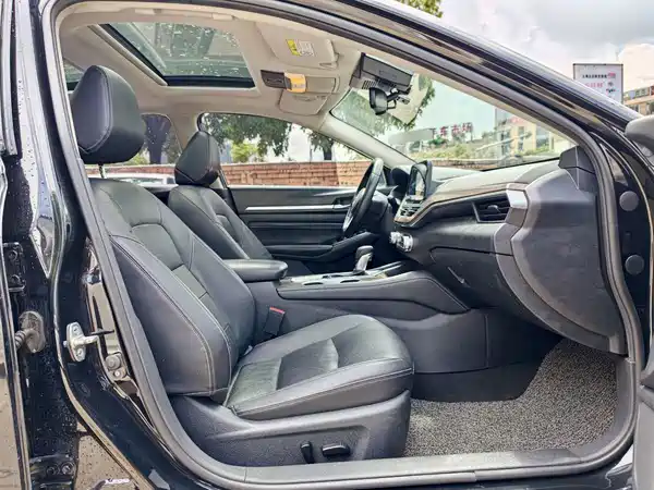 Nissan Teana 2022