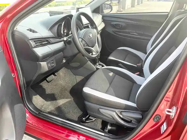 Toyota Yaris L 2022