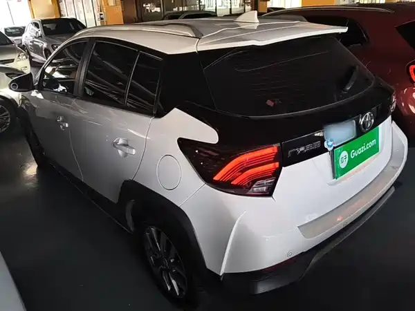 Toyota Yaris L 2020