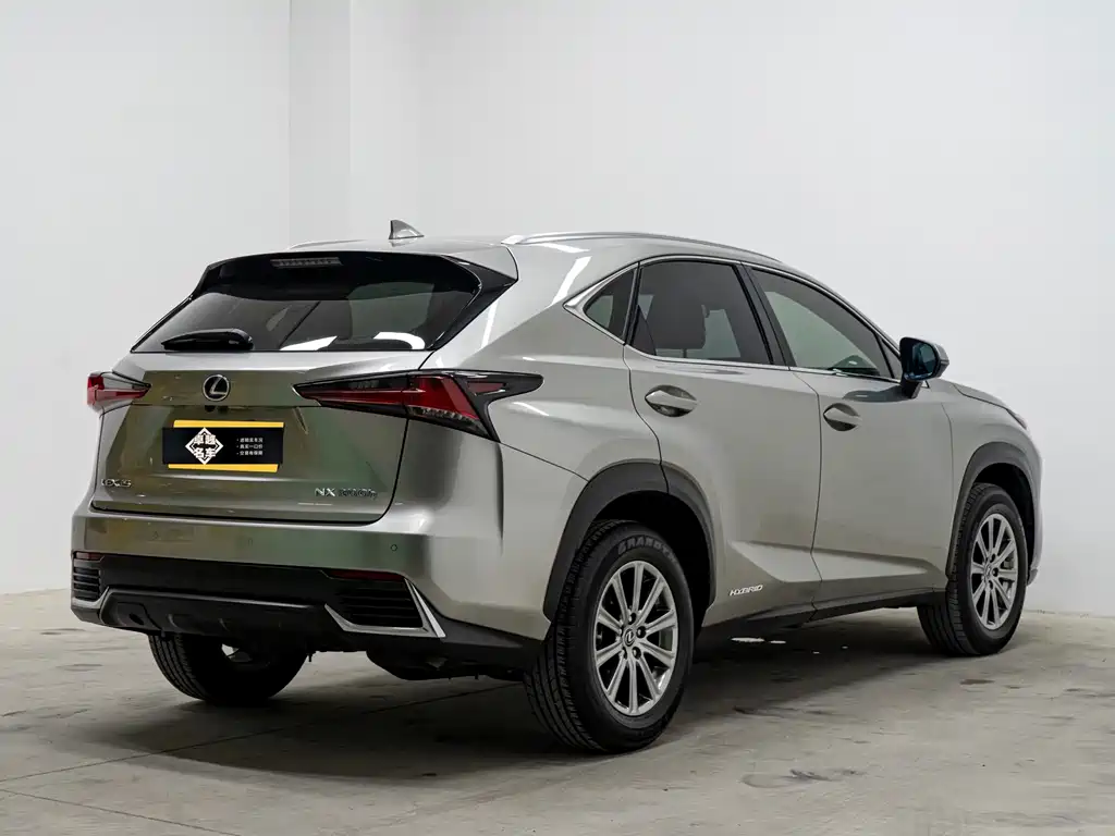 Lexus NX 2021