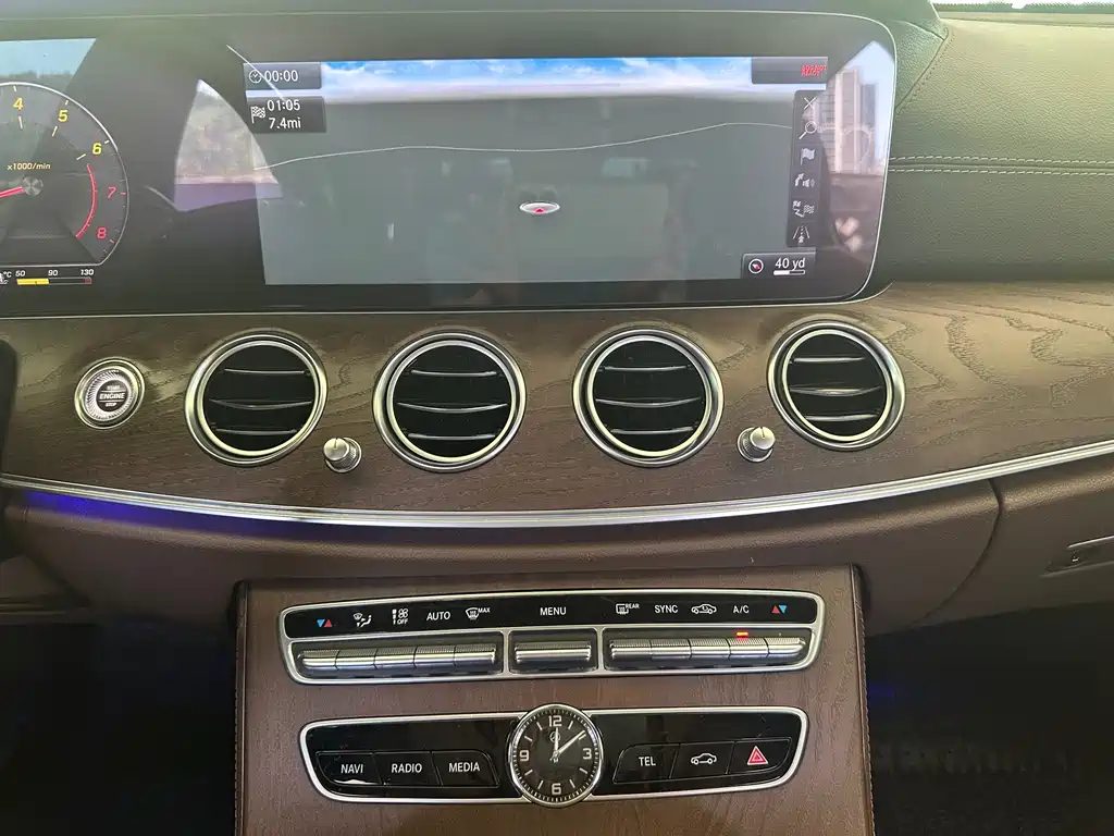Mercedes-Benz E-Class 2020 — фото 25