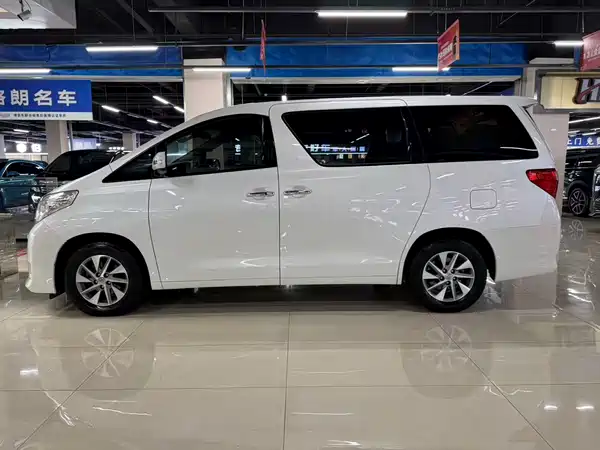 Toyota Alphard 2012