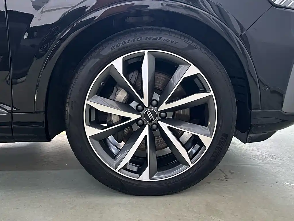 Audi Q7 2023 — фото 17