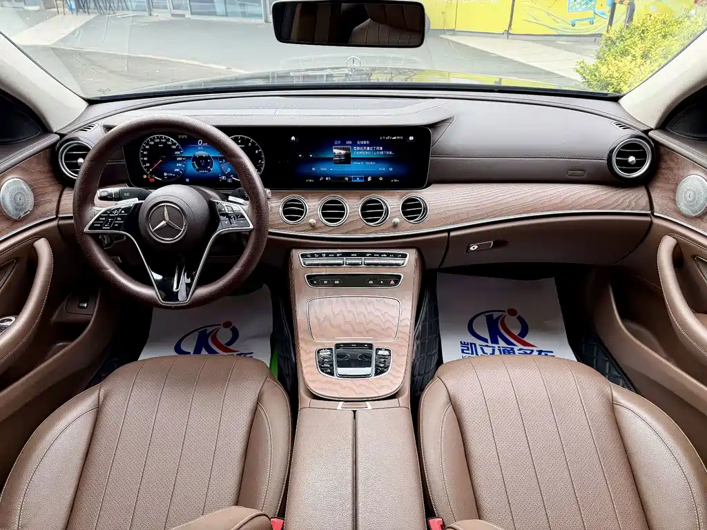 Mercedes-Benz E-Class 2022 — фото 10