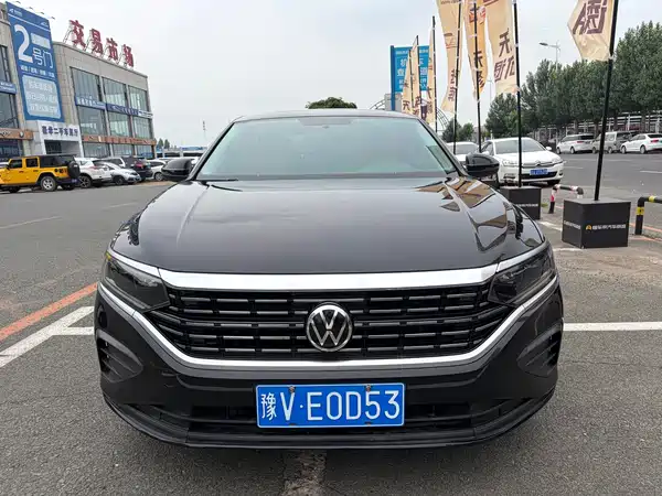 Volkswagen Passat 2023