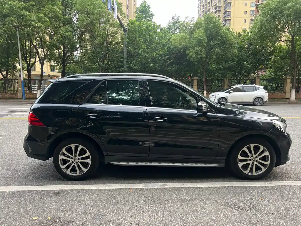 Mercedes-Benz GLE 2018 — фото 13
