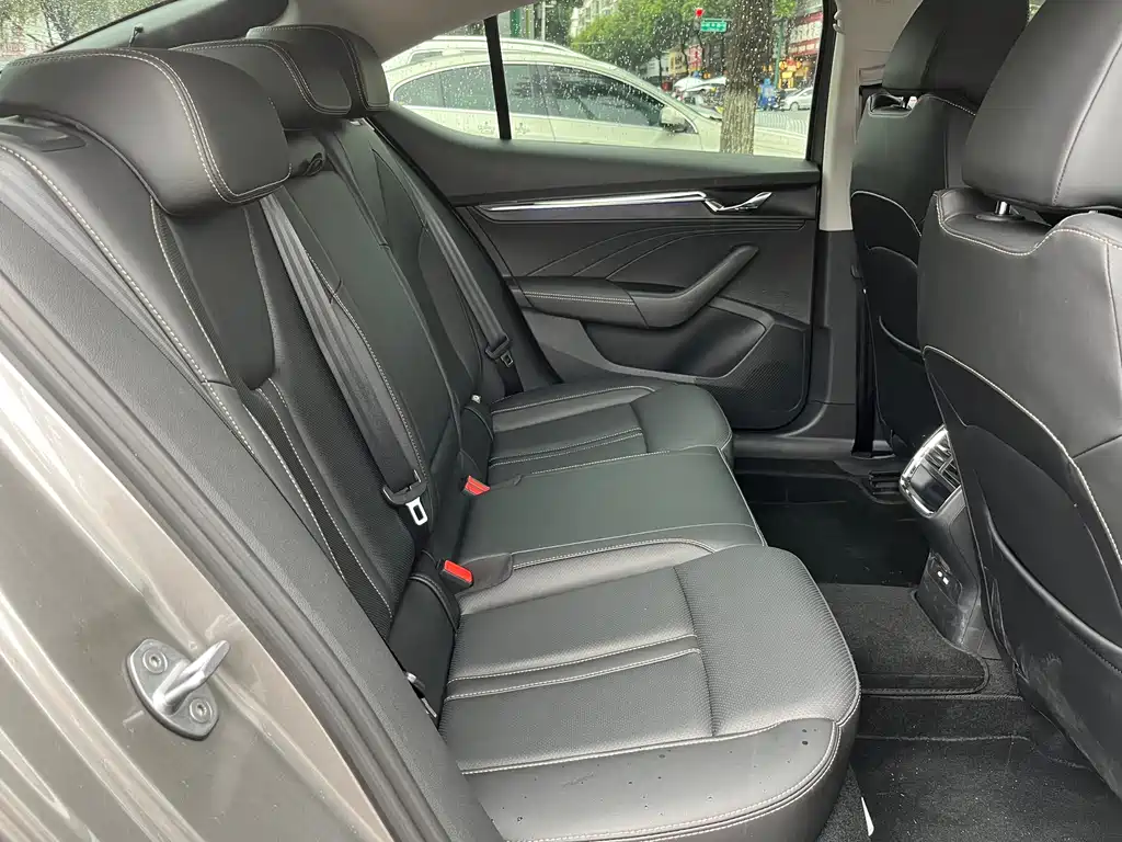 Skoda Octavia 2022 — фото 10
