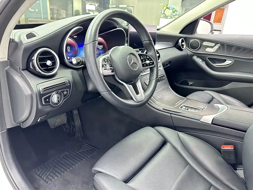 Mercedes-Benz C-Class 2019 — фото 12