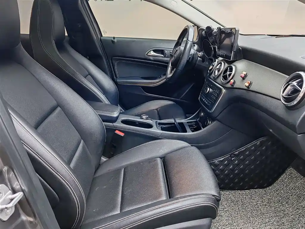 Mercedes-Benz GLA 2017 — фото 16