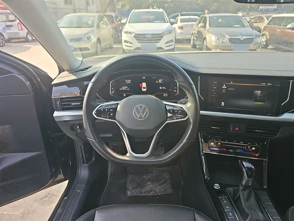 Volkswagen Passat 2023 — фото 11