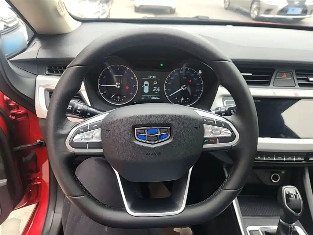Geely Vision X3 2020 — фото 11
