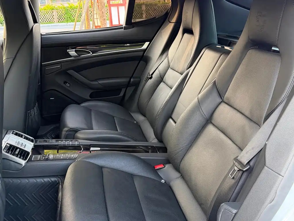 Porsche Panamera 2016 — фото 10