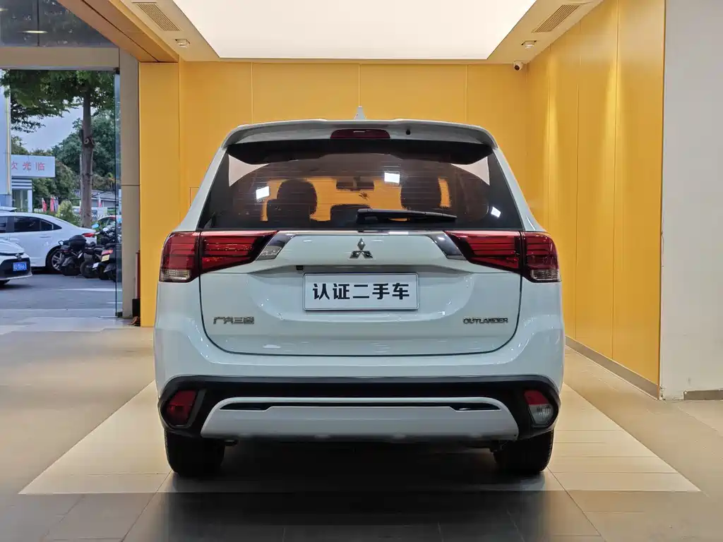 Mitsubishi Outlander 2019 — фото 29