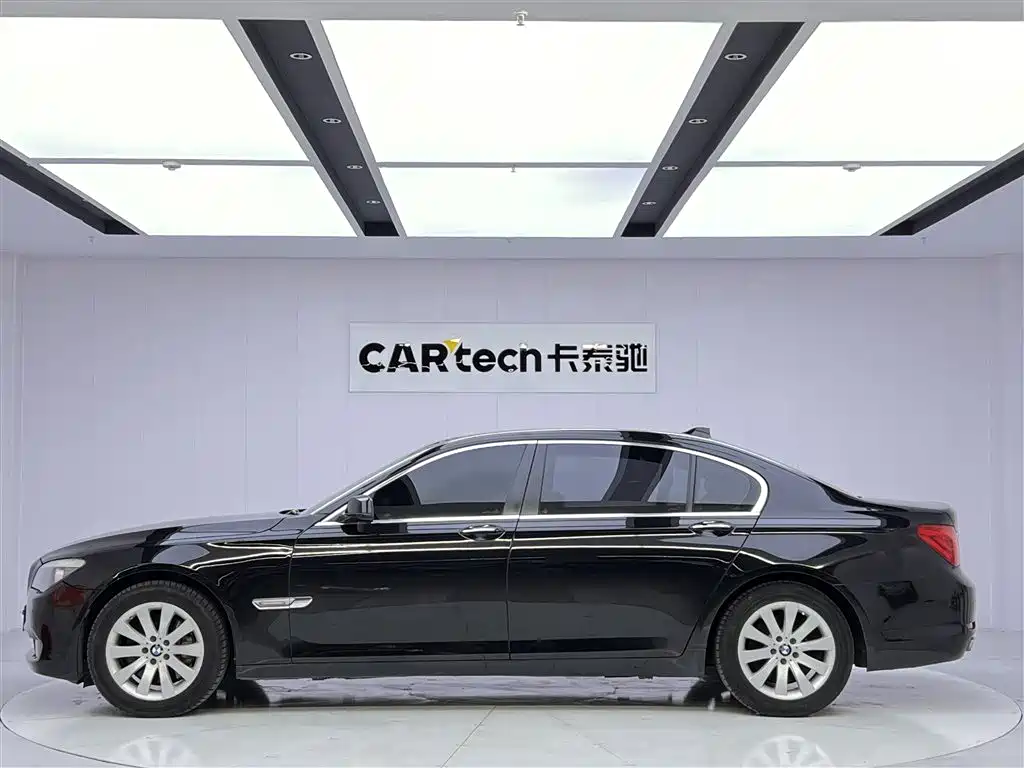 BMW 7 Series 2009 — фото 8