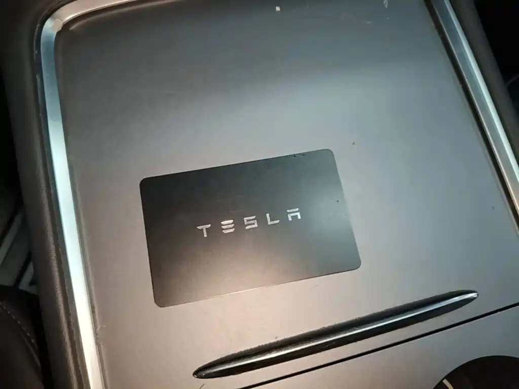 Tesla Model Y 2022 — фото 9
