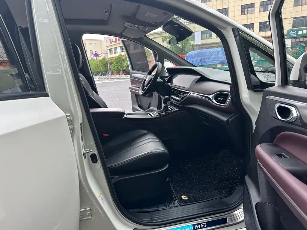 GAC Trumpchi M6 2022 — фото 7