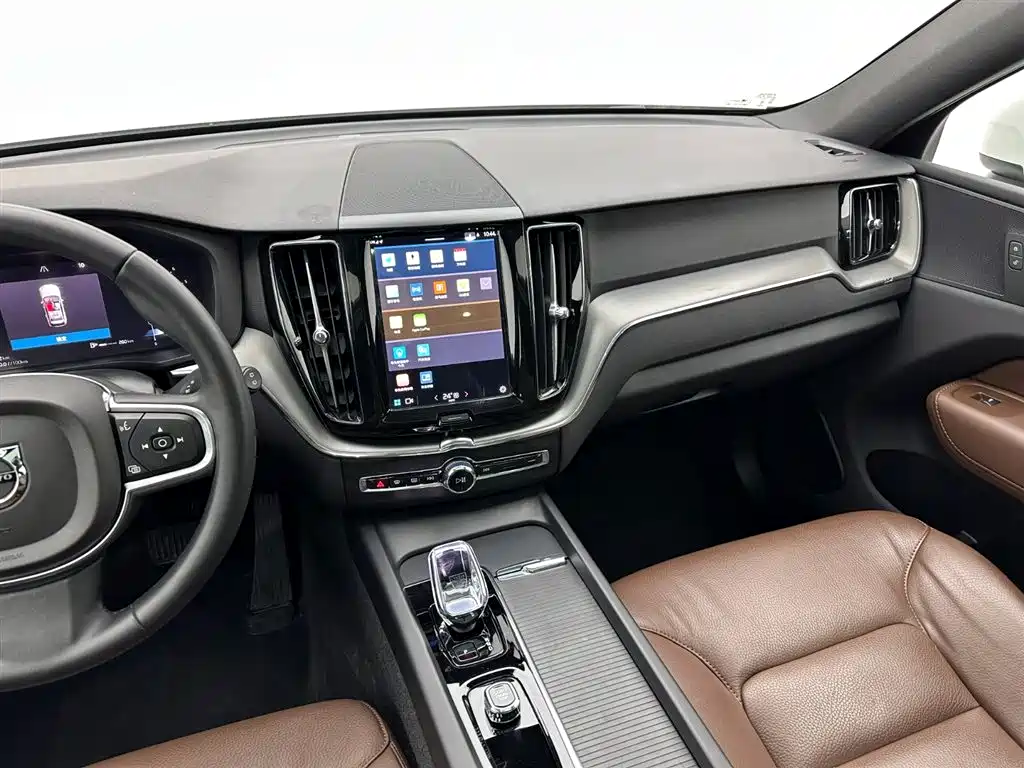 Volvo XC60 2024 — фото 14