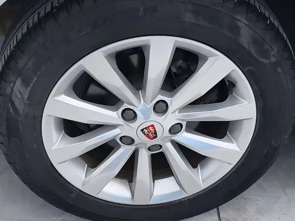 Roewe i6 New Energy 2018 — фото 7