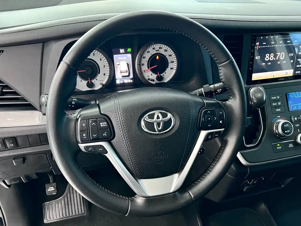 Toyota Sienna 2020 — фото 14