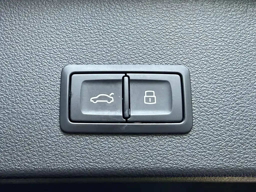 Audi Q2L 2023 — фото 16