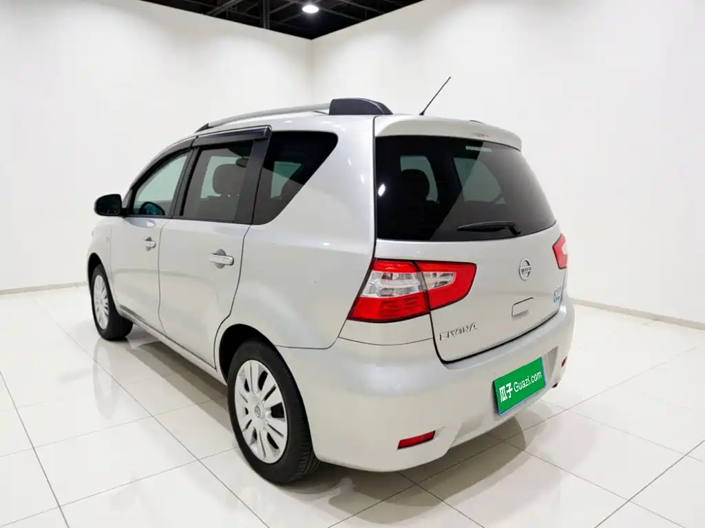 Nissan Livina 2015 — фото 25