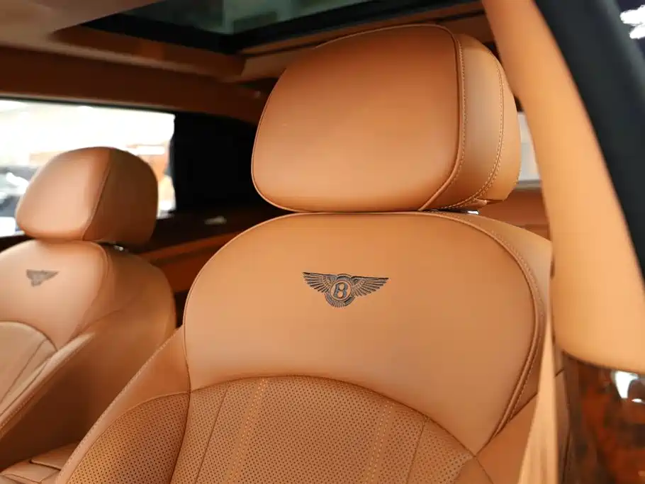 Bentley Mulsanne 2018 — фото 26