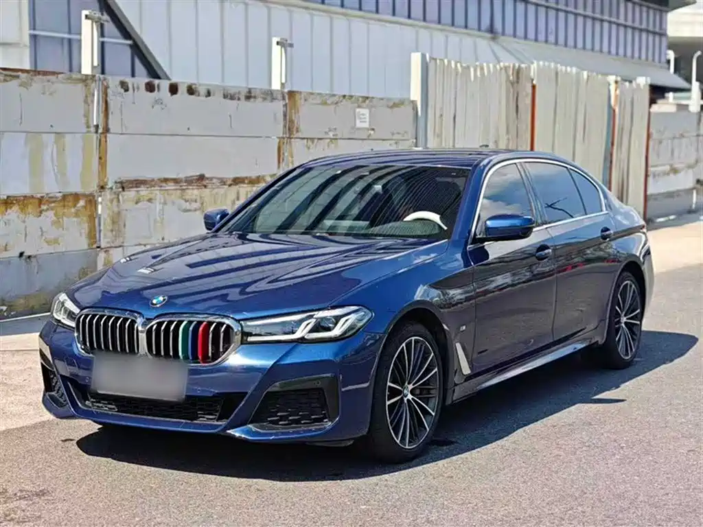 BMW 5 Series 2022 — фото 1