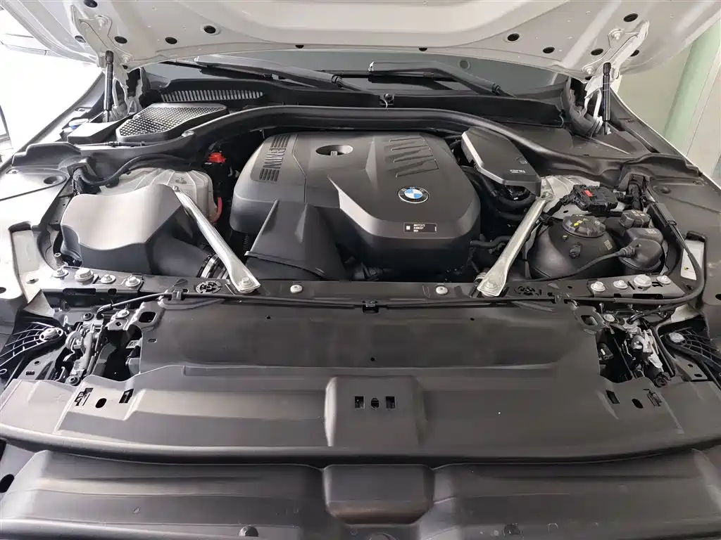 BMW 5 Series 2025 — фото 16
