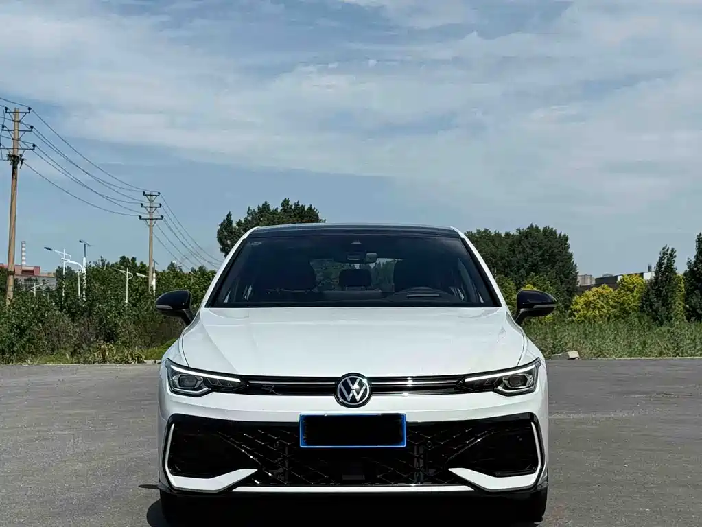 Volkswagen Golf 2025