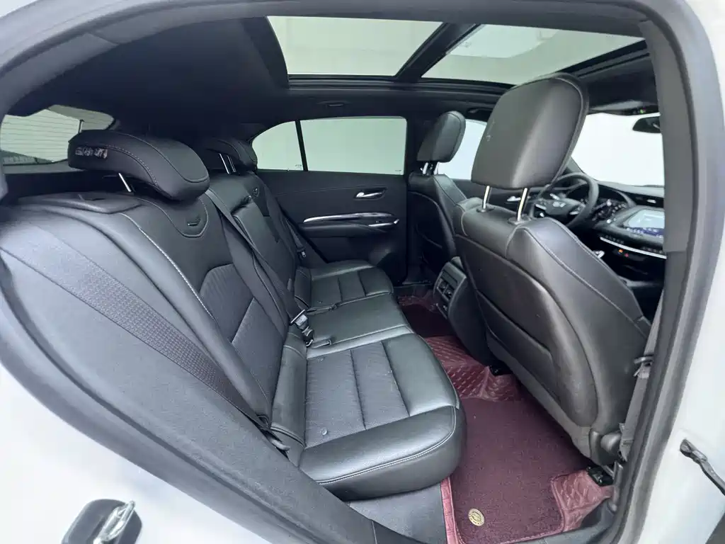 Cadillac XT4 2022 — фото 15