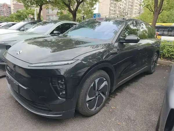 NIO ES8 2024
