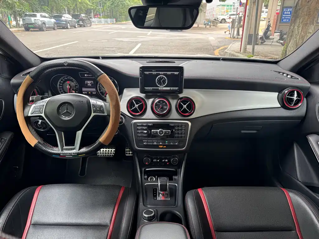 Mercedes-Benz GLA AMG 2015 — фото 8