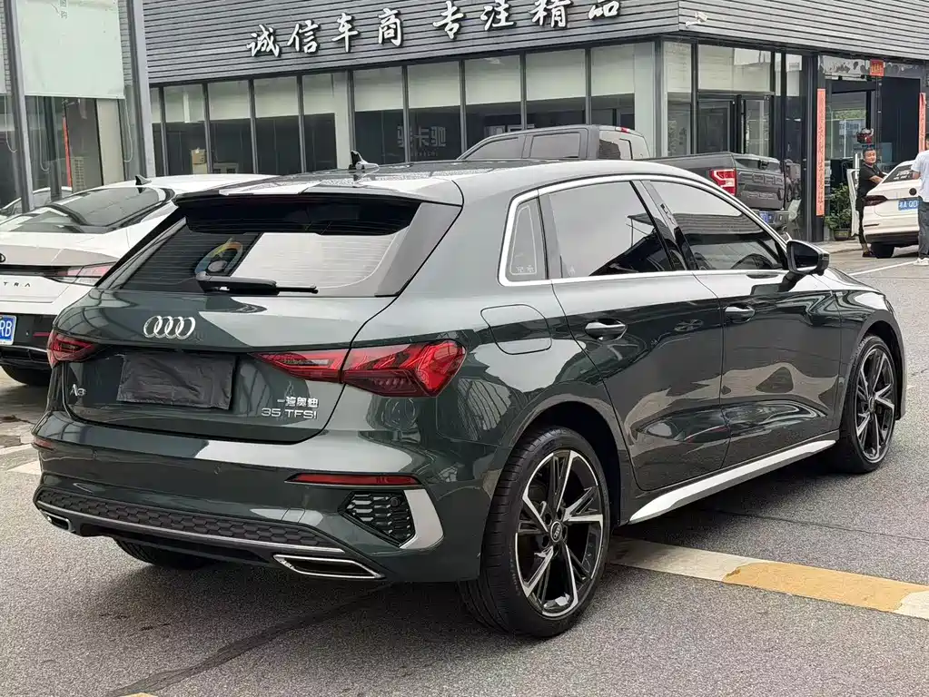 Audi A3 2023 — фото 12
