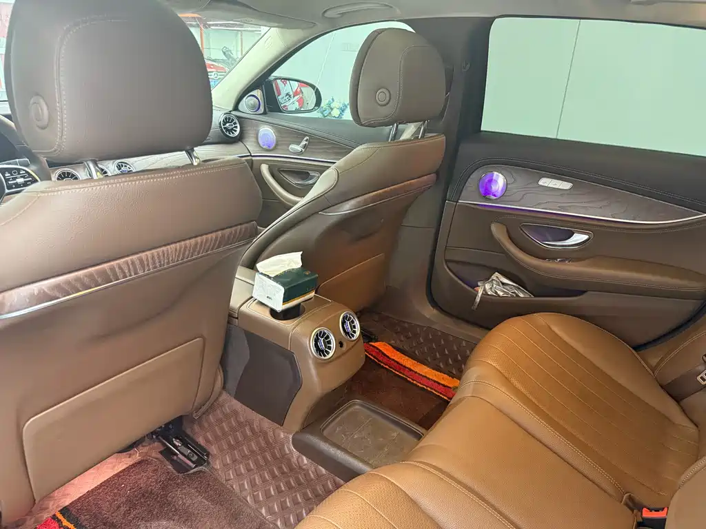 Mercedes-Benz E-Class 2020 — фото 12