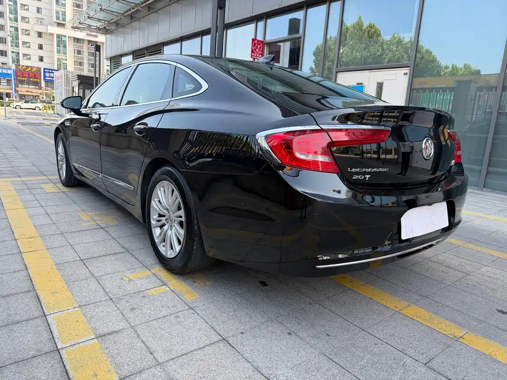 Buick LaCrosse 2017 — фото 13