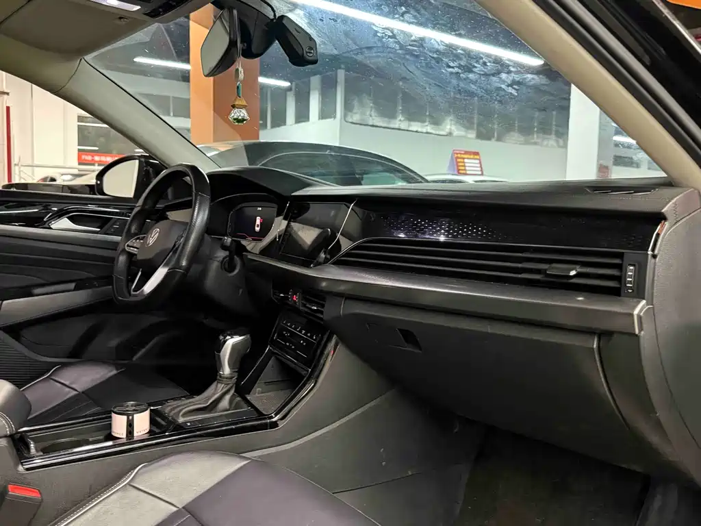 Volkswagen Passat 2023