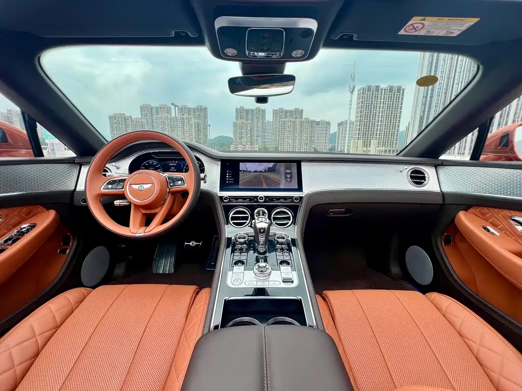 Bentley Continental 2022 — фото 10
